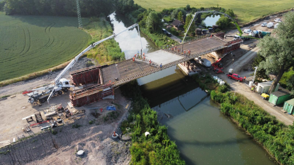 Dašice Nový Most A Cyklostezka Stavebni Firma HOBST Stavba Jeřáb 2